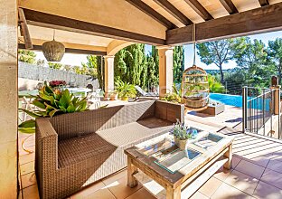 Ref. 2303190 | Harmonious south-facing villa with a very special charm