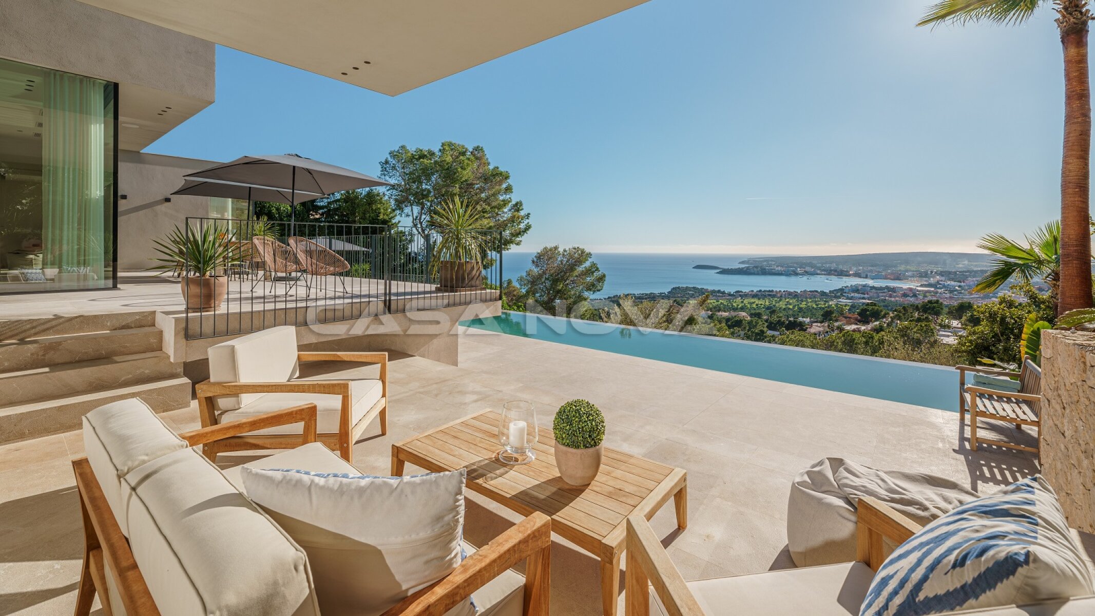 Modern designer villa with panoramic sea views 