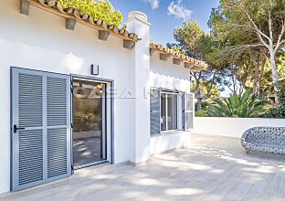 Ref. 2403198 | Modern family villa with holiday rental licence