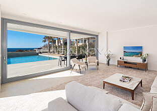 Ref. 2302253 | Villa de nueva construcción con vistas al mar en 1a línea de mar