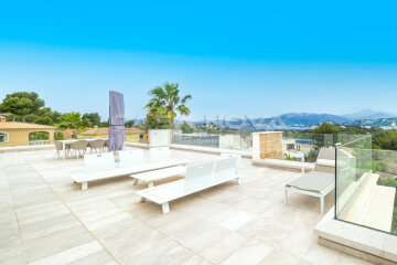 Attraktive Neubau- Villa in modernem und mediterranen Design