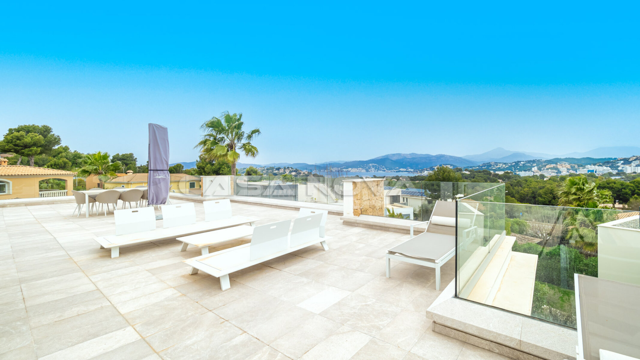 Impresionante terraza en la azotea con vistas panormicas