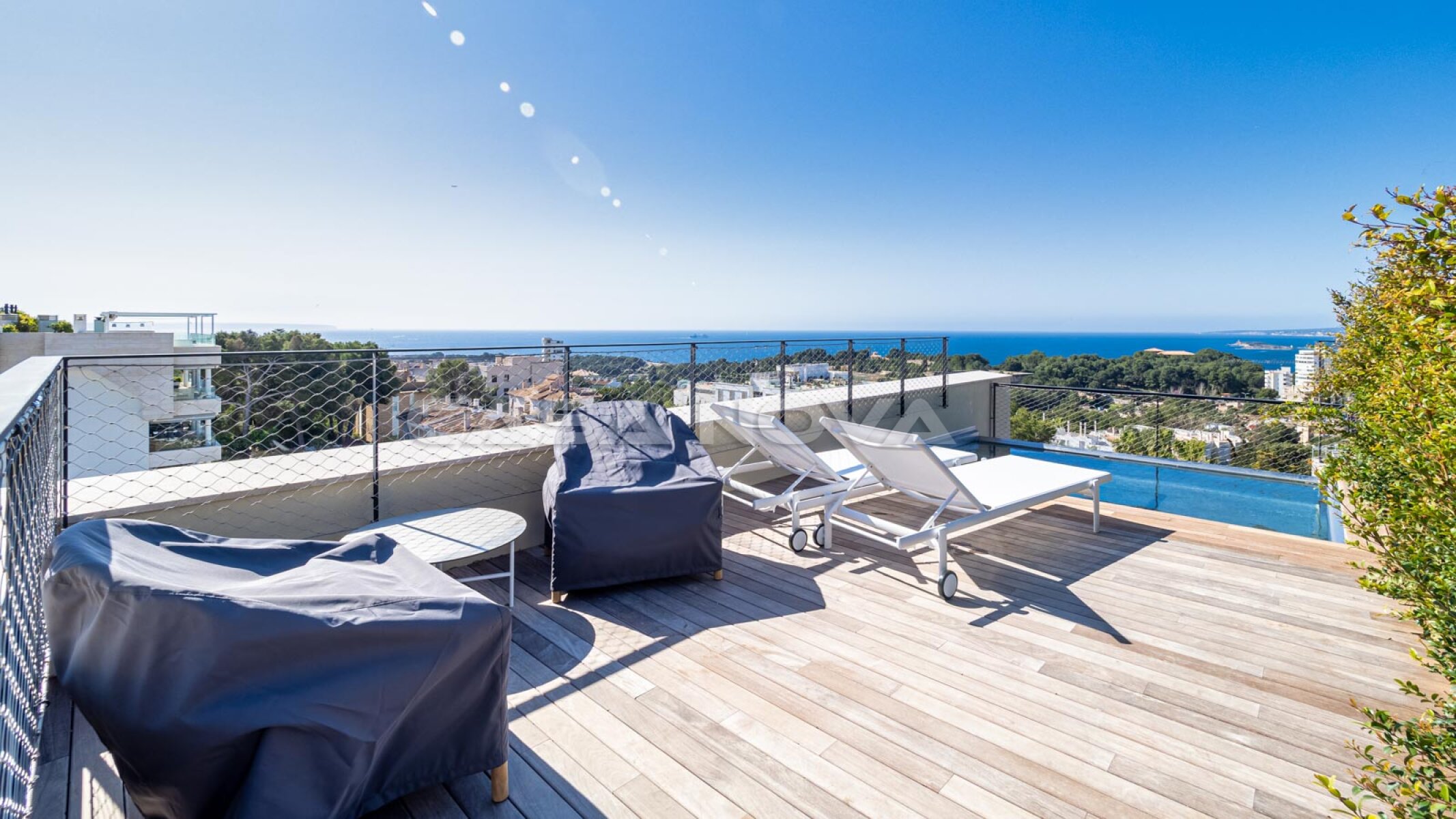 Duplex penthouse with idyllic roof terrace with pool