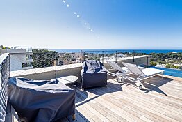 Duplex penthouse with idyllic roof terrace with pool