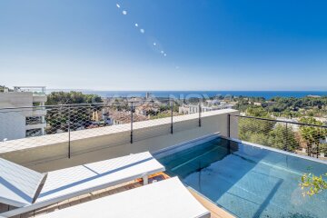 Private rooftop pool with sea views