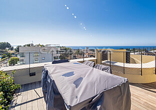 Ref. 1203050 | Impressive roof terrace with sea views & dining area