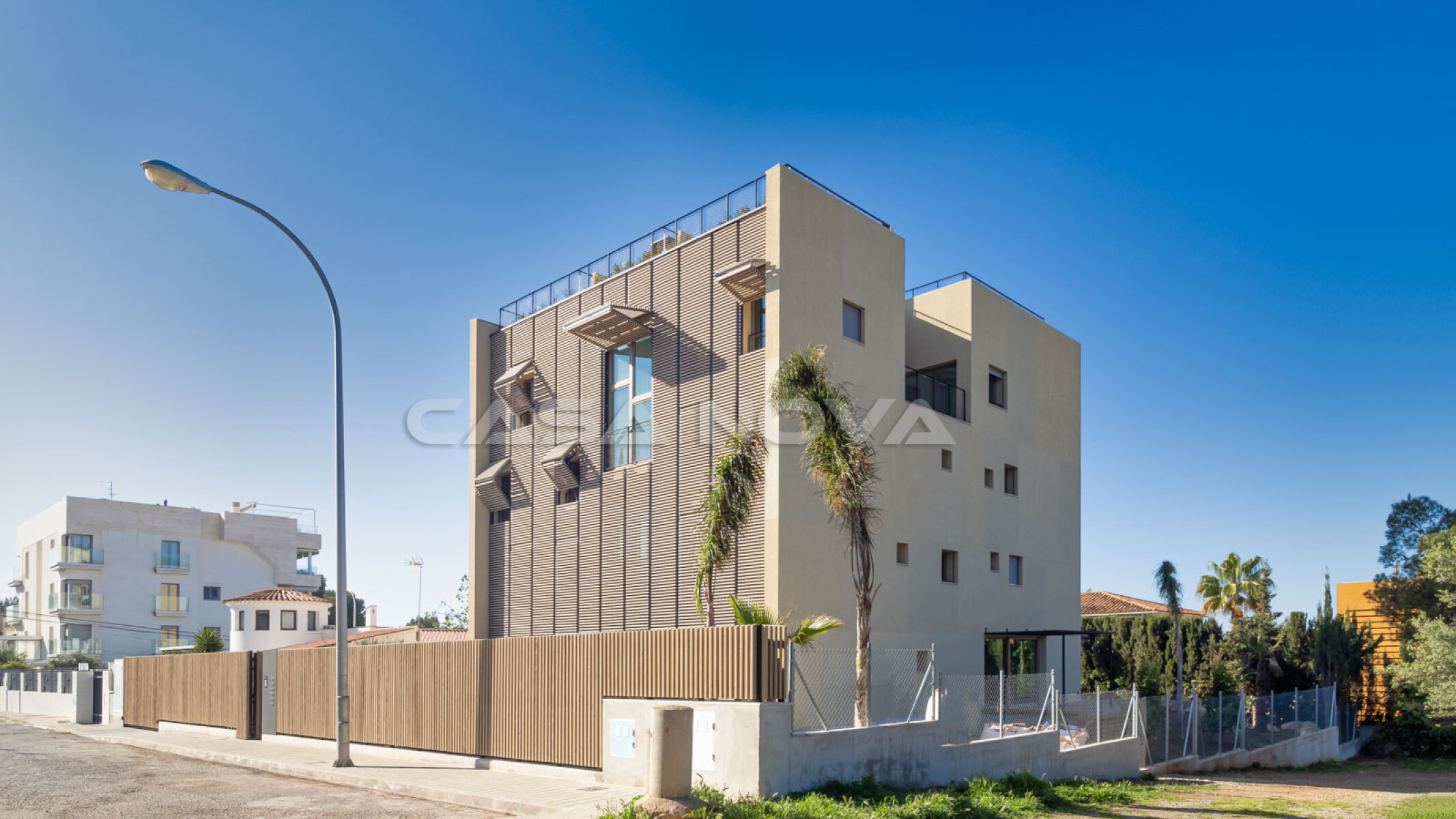 Apartamento de calidad en planta baja con piscina