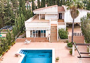 Majorca Villa with pool in exclusive residential area