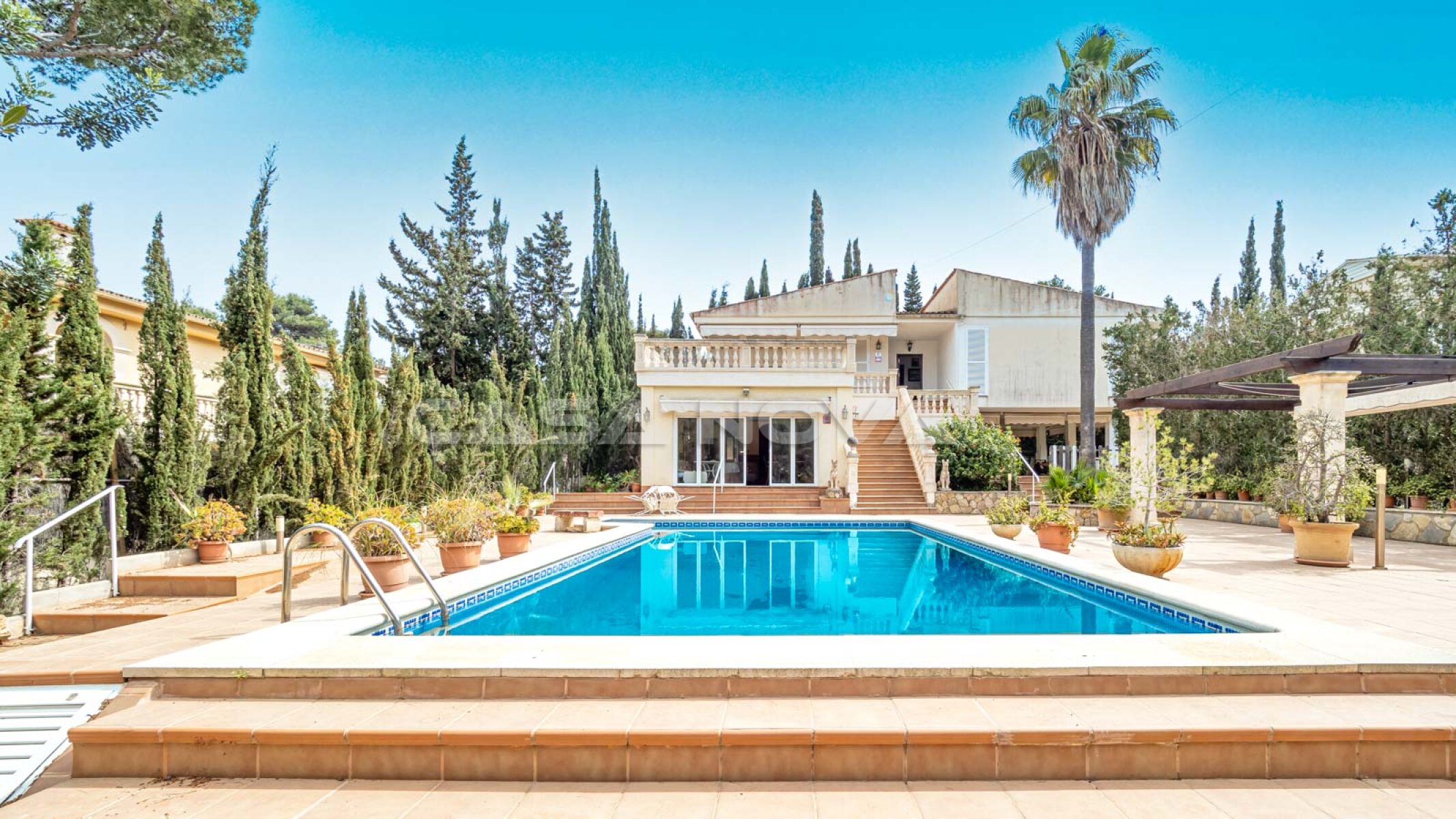 Majorca Villa with pool in exclusive residential area