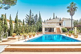 Majorca Villa with pool in exclusive residential area