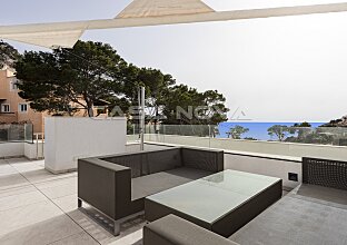 Ref. 1203223 | Exclusivo: Moderno ático con vistas al mar