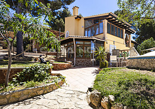 Ref. 2403228 | Mediterrane Villa mit Naturstein-Elementen