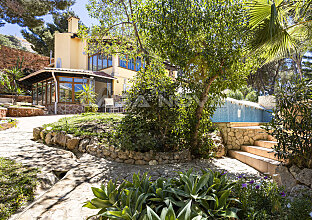 Ref. 2403228 | Mediterrane Villa mit Naturstein-Elementen