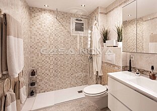 Ref. 1103225 | Cuarto de baño moderno con ducha tropical