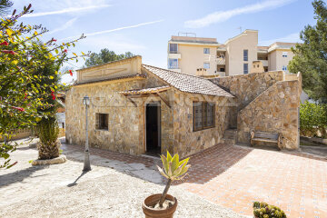 Inmobiliaria Mallorca: Villa de piedra natural en una ubicación central