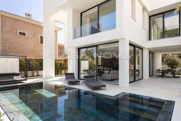 Newly built villa with pool in family residential area