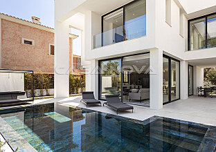 Ref. 2303220 | Chalet de nueva construcción con piscina en zona residencial familiar