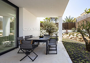 Ref. 2303220 | Chalet de nueva construcción con piscina en zona residencial familiar