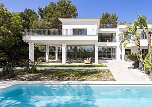 High quality modernized villa with sea view from the roof terrace