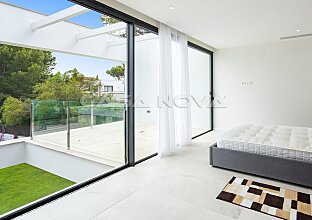 Ref. 2403166 | Master bedroom with private sun terrace