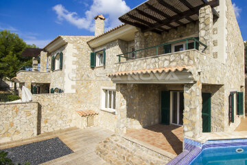 SOLD BY CASA NOVA PROPERTIES