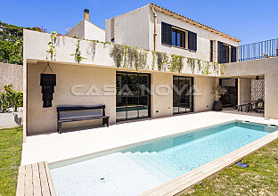 Ref. 2303248 | Imposing villa with pool and Mediterranean accents