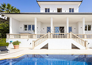 Ref. 2303247 | Imposante Villa mit Pool in begehrter Lage