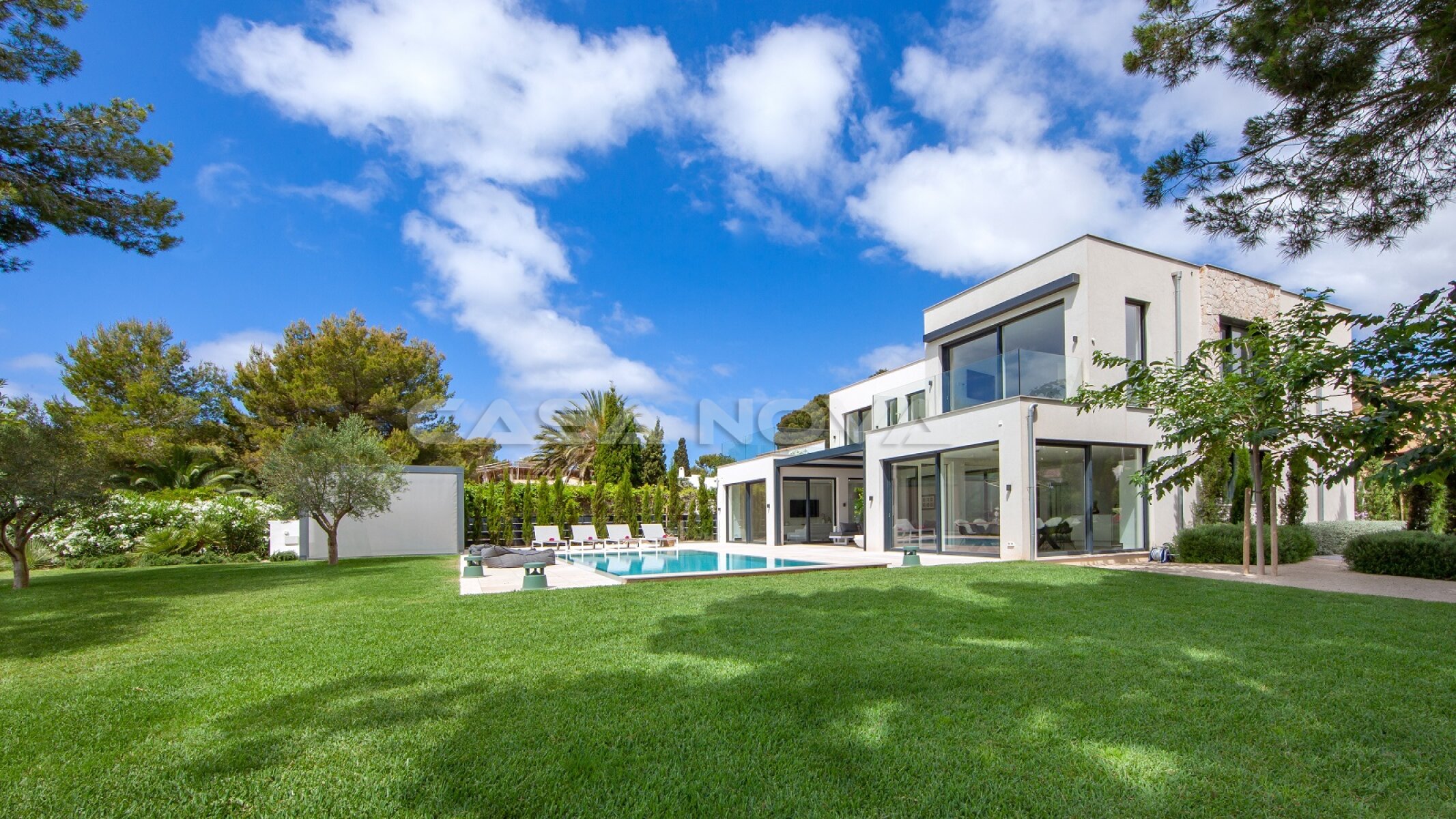 Patio garden area with pool 