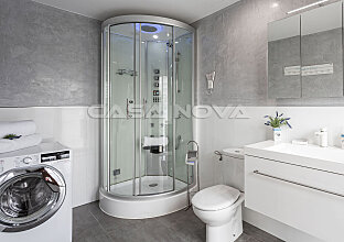 Ref. 2503253 | Modern bathroom with wellness shower