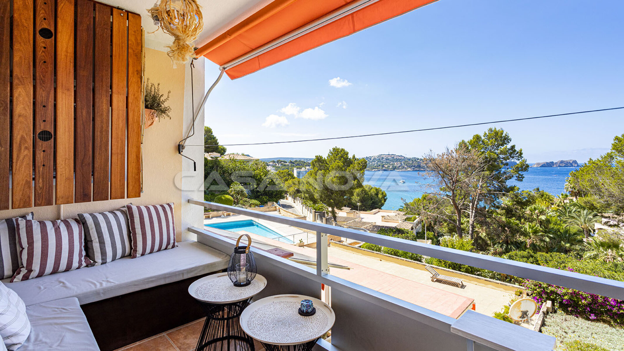 Gemtliche Terrasse mit Meerblick