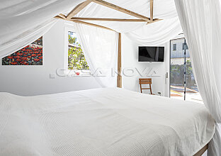 Ref. 2403258 | Hauptschlafzimmer mit direktem Zugang zum Pool