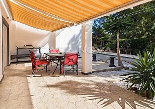 Ref. 2503260 | Terrasse mit Markise im Erdgeschoß