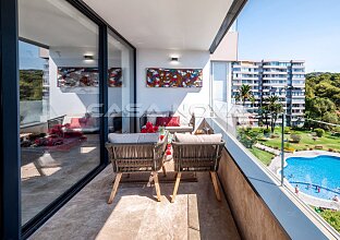 Ref. 1203174 | Balcón con vistas a la piscina comunitaria