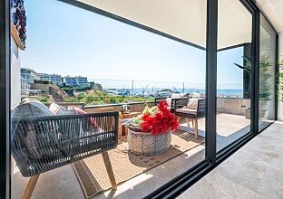 Ref. 1203174 | Balcón con vistas al mar, al puerto y a la piscina