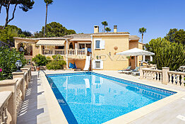 Villa with pool in Mallorca in quiet southwest location