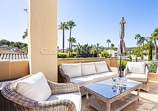 Ref. 2303264 | Encantadora terraza con rincón chill-out y vistas lejanas