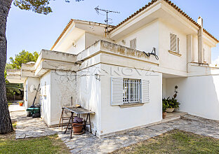 Ref. 2603266 | Mediterranean villa with pool in quiet residential area