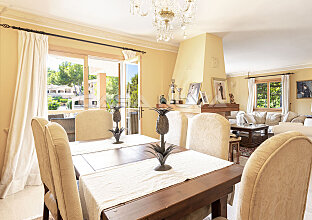 Ref. 2403269 | Gemütlicher Essbereich mit Zugang zur Terrasse