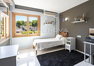 Ref. 2403269 | Weiteres Schlafzimmer mit Blick ins Grüne