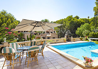 Ref. 2403269 | Sonnenterrasse mit Essecke und Swimmingpool