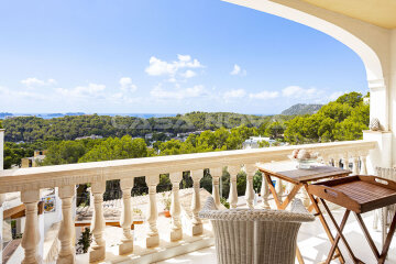 Charming flat with panoramic view to the sea