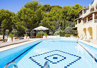 Ref. 1103275 | Refreshing swimming pool to relax in