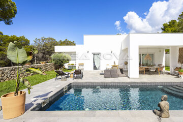 New contemporary modern villa in sought after location