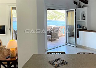 Ref. 1203277 | Bright entrance area with terrace access
