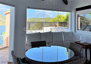 Ref. 1203277 | Chic covered terrace with dining area