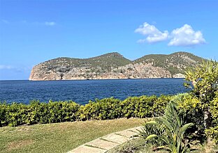 Ref. 1203277 | Well-maintained garden area of the residential complex 
