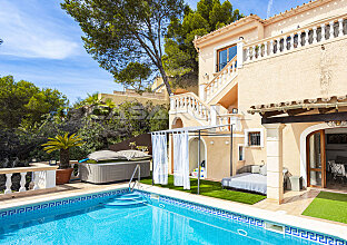 Ref. 2403280 | Family villa with pool in popular location