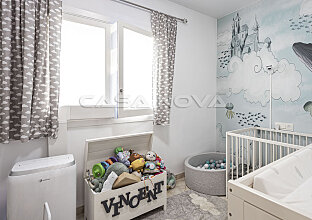 Ref. 2403280 | Light-flooded bedroom with bright accents