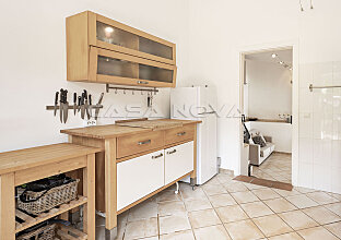 Ref. 2403280 | Second fitted kitchen with electrical appliances