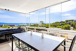 Moderno piso con impresionantes vistas al mar